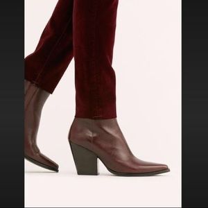 NWOT/B FP x JeffreyCampbell Flynn Ankle Boots